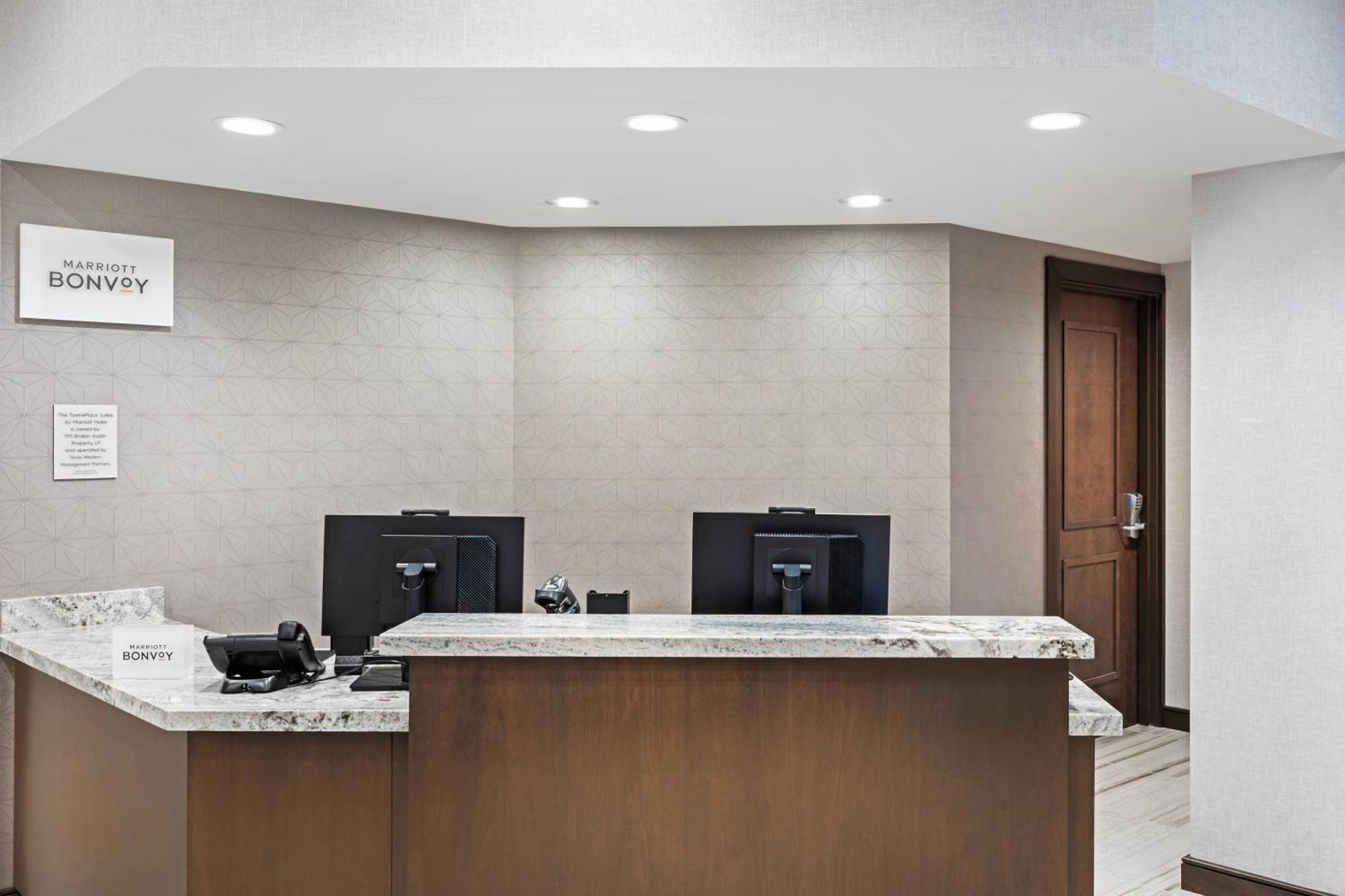 Towneplace Suites By Marriott Austin Northwest The Domain Area Bagian luar foto