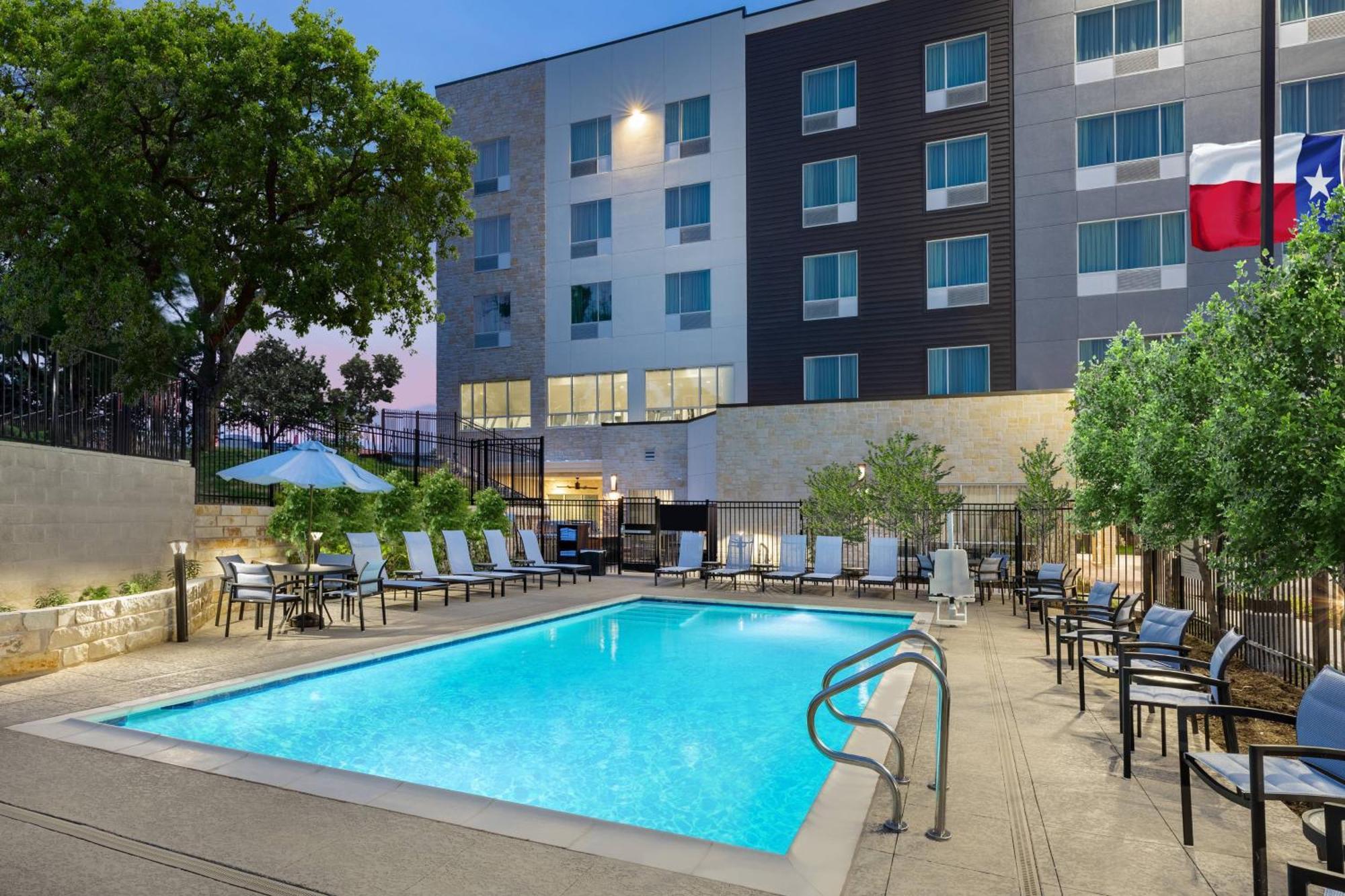 Towneplace Suites By Marriott Austin Northwest The Domain Area Bagian luar foto